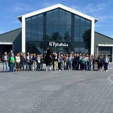 Vrijwilligers voor It Fjildhûs tijdens een vrijwilligersuitje