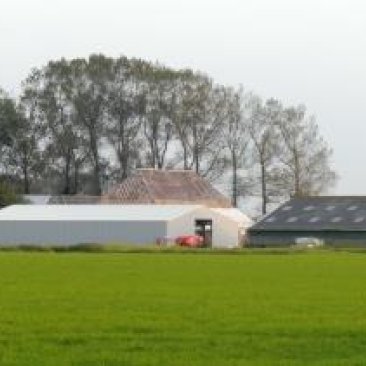 Nieuwe loods aan de boerderij
