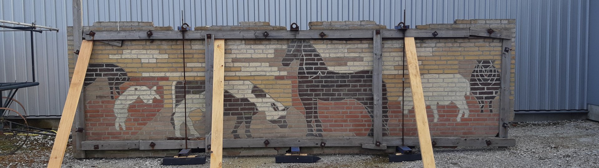 Muurmozaiek door N. Baanders-Kessler