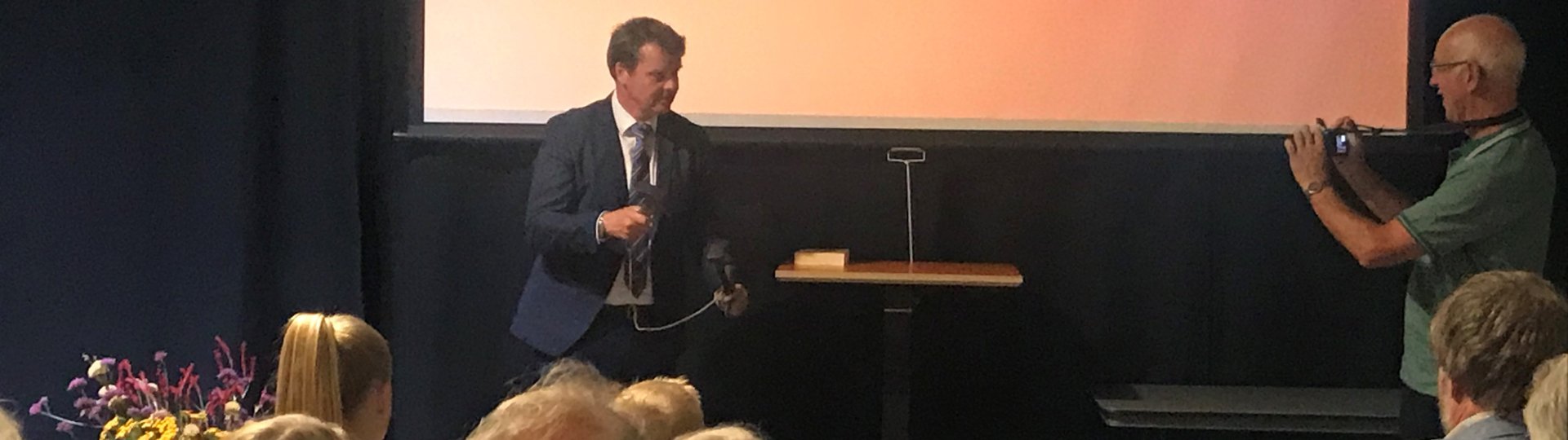 Opening expositie hannekemaaiers en lapkepoepen door Johannes Kramer