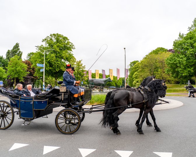 De Fryske Quadrille op de rotonde bij Us Mem, foto door Nando Dirksen