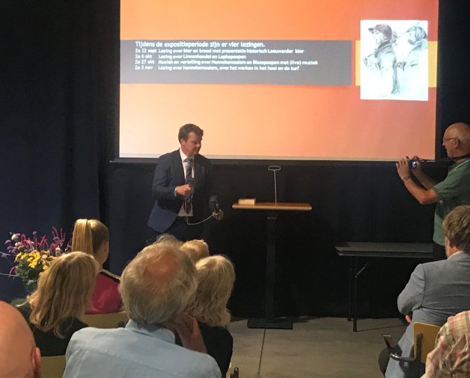 Opening expositie hannekemaaiers en lapkepoepen door Johannes Kramer